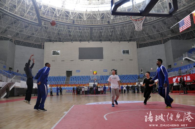  奥格斯堡启用全新训练基地，科技设备引关注  